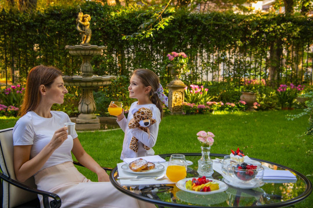 Palazzo Parigi - Sunday breakfast is a family moment, enjoy it in our blissful Garden